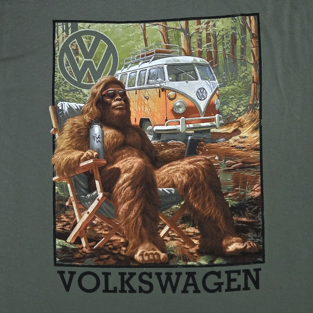 Changes Volkswagon🚗 "Bigfoot👣 Chillin'" Graphic Tee👕 - NWT - Picture 3 of 13